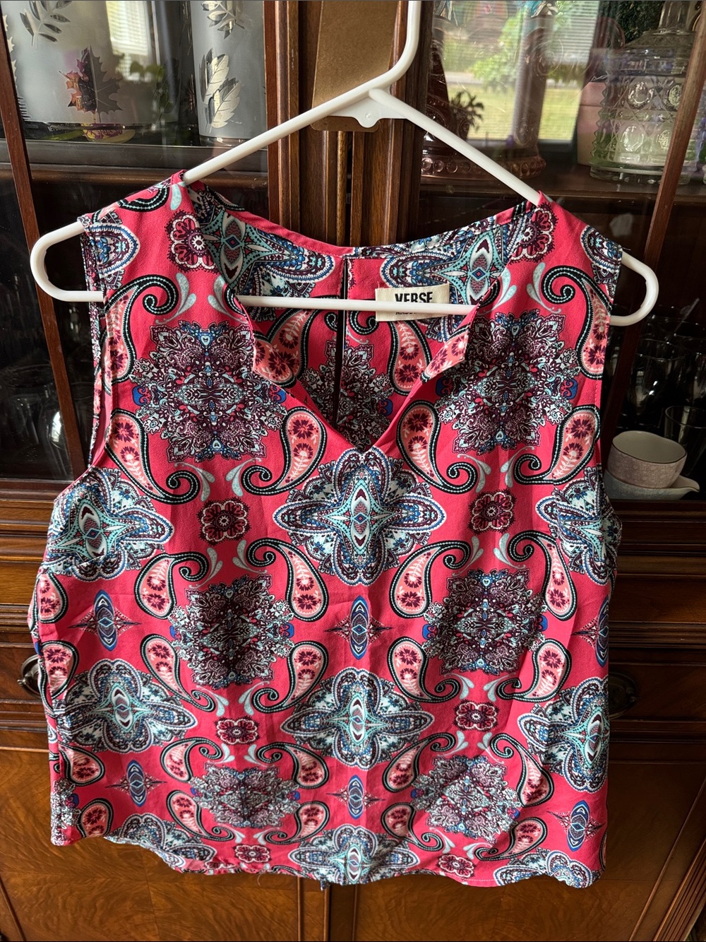 Verse Pink Paisley Sleeveless V-Neck Blouse